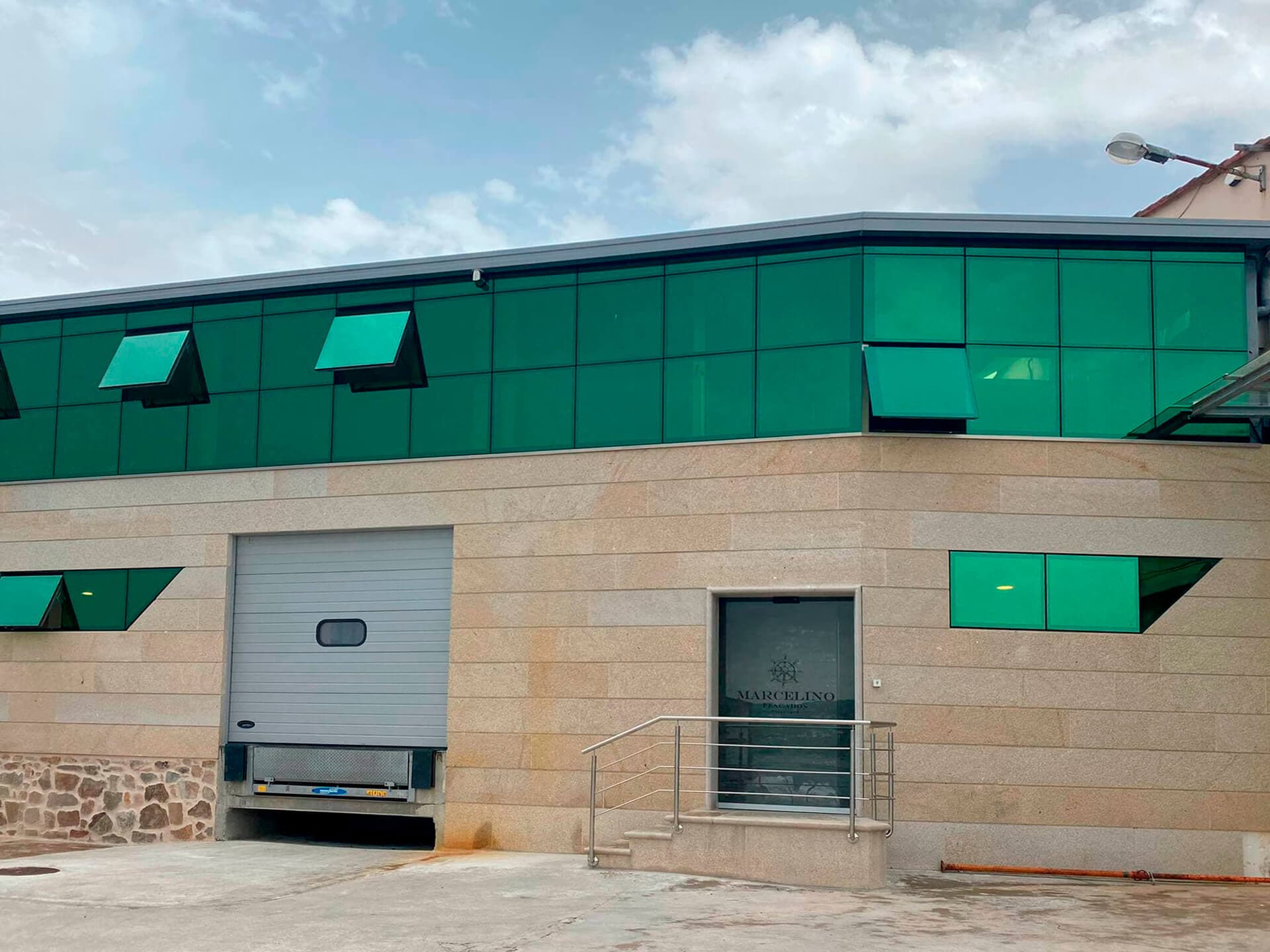 Ventanas con aislamiento térmico para ahorrar energía instaladas en Caldas